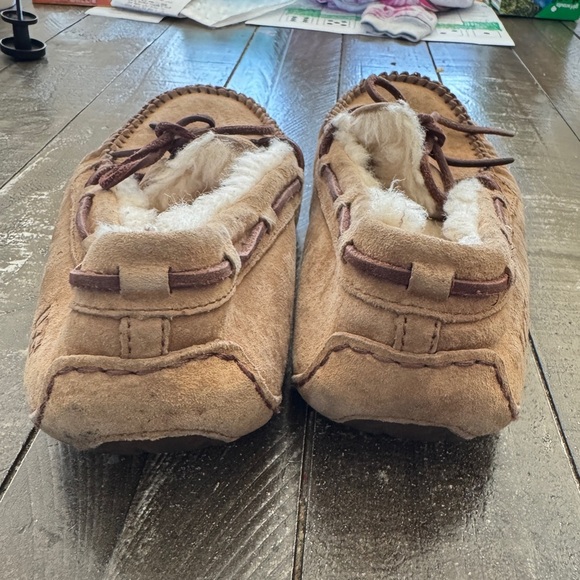 UGG Dakota Slipper Moccasin Tan Woman’s Size 8 - Picture 2 of 8